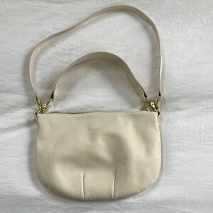 Claire V Moyen Messenger